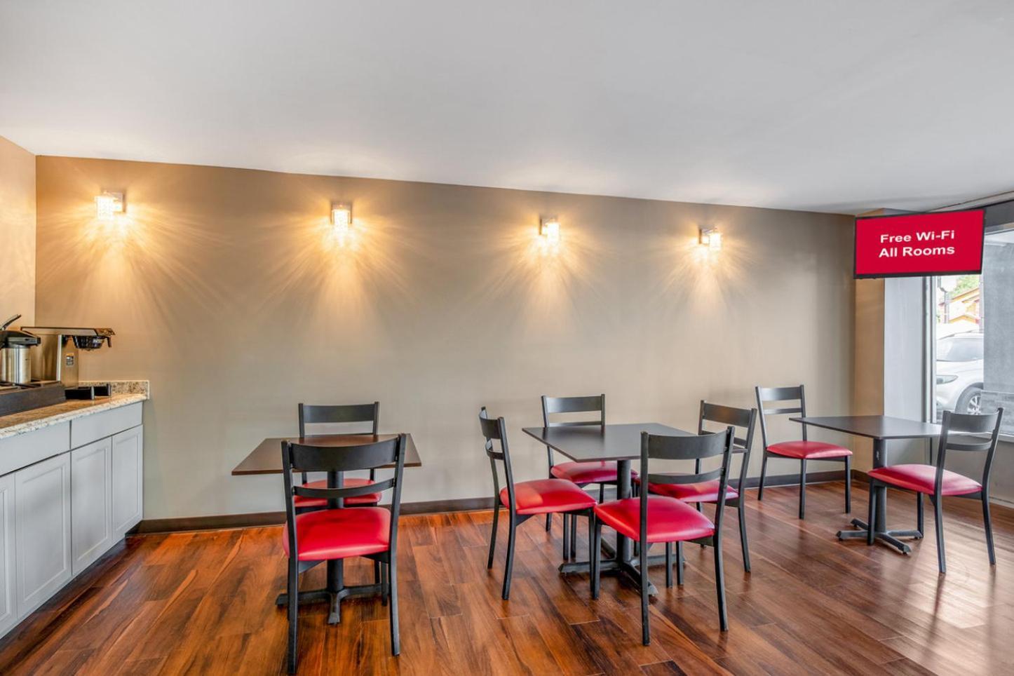 Red Roof Inn Richmond - Airport Сендстон Екстер'єр фото